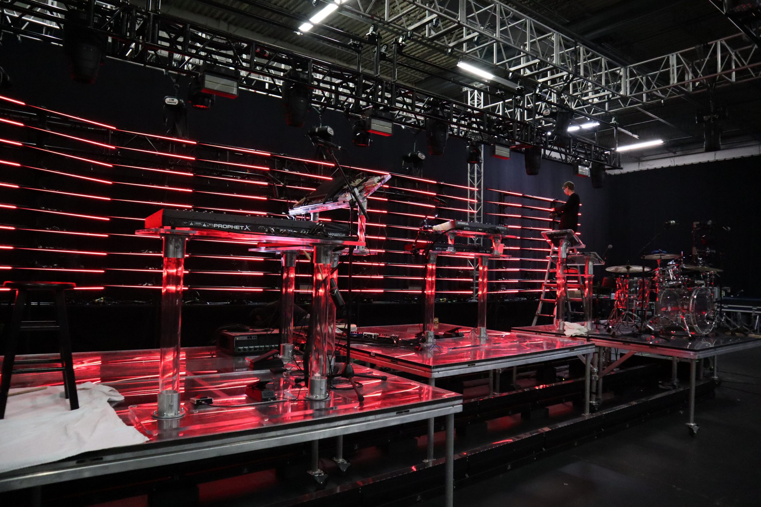 Fashion Show Staging Runway Catwalk Stage with Glass Stage Platform –  TourGo